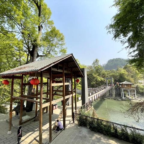 (贵阳南国花锦二楼品牌)探访贵阳南国花锦不二书院，寻找那独一无二的地址