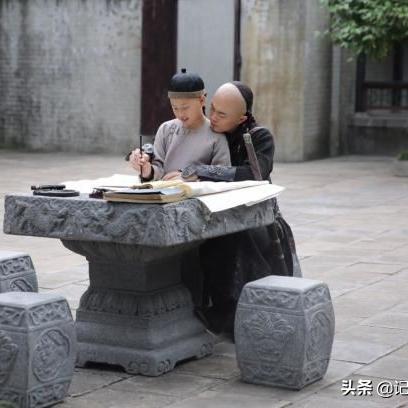身怀绝技掌握神秘武器，我揭秘与黑暗战斗的心路历程：《我叫武器战黑暗画