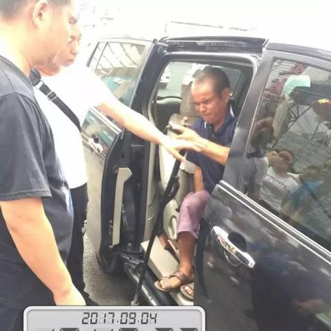 电脑算命作为新兴科技现象，是时代进步的体现还是迷信传统的延续？
