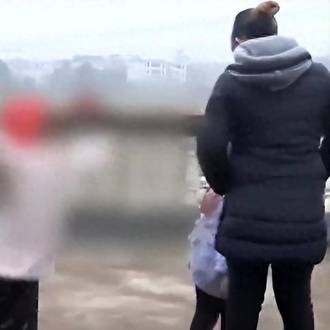 (大战僵尸无尽版攻略)老婆们如何在大战僵尸游戏中展现出无限勇气与智慧？